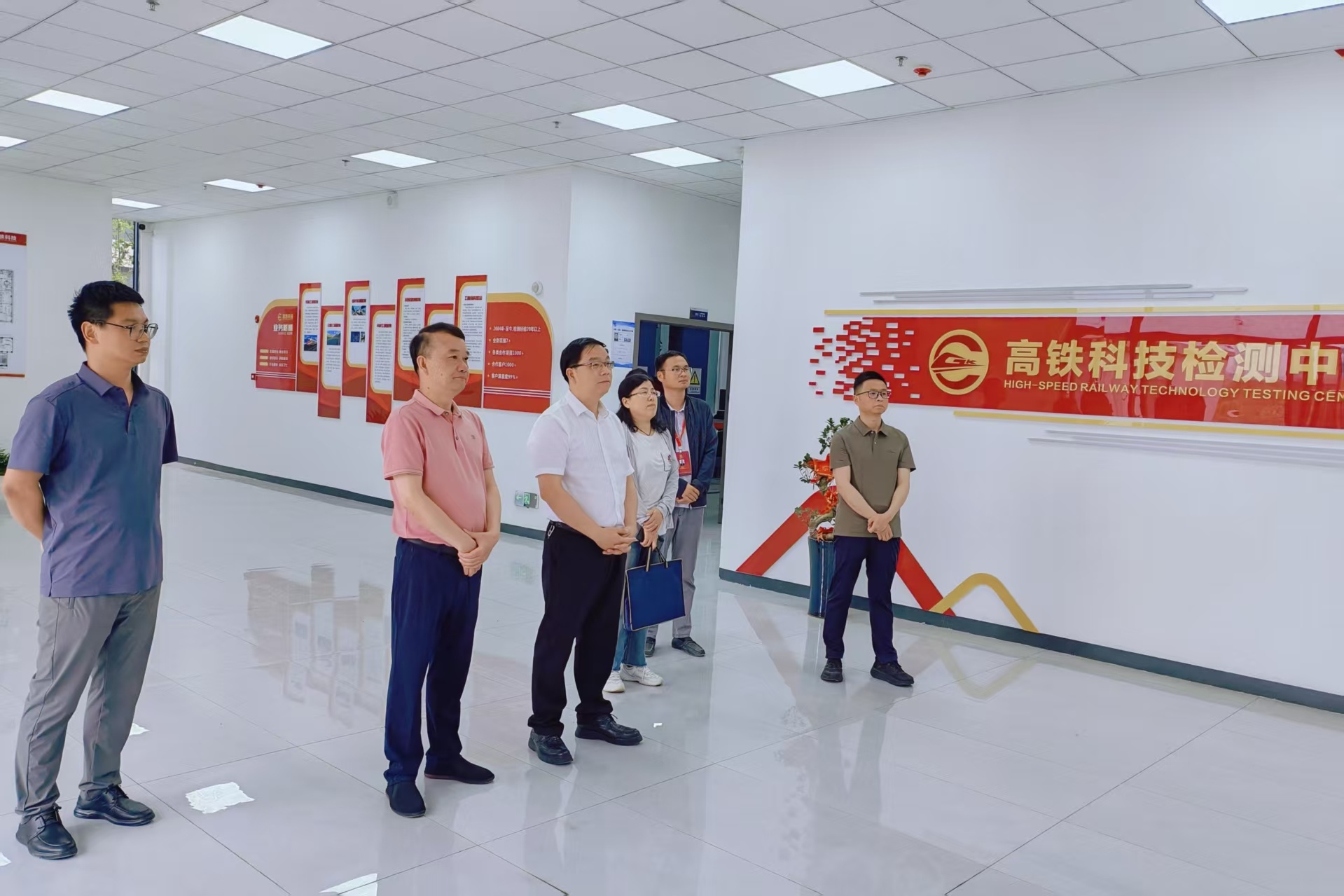 Hiệp hội Kiểm tra và Kiểm định tỉnh Hồ Nam đến thăm và trao đổi tại Công ty Công nghệ Tàu cao tốc